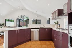 23 Crawshaw Cres, Manning WA 6152, Australia