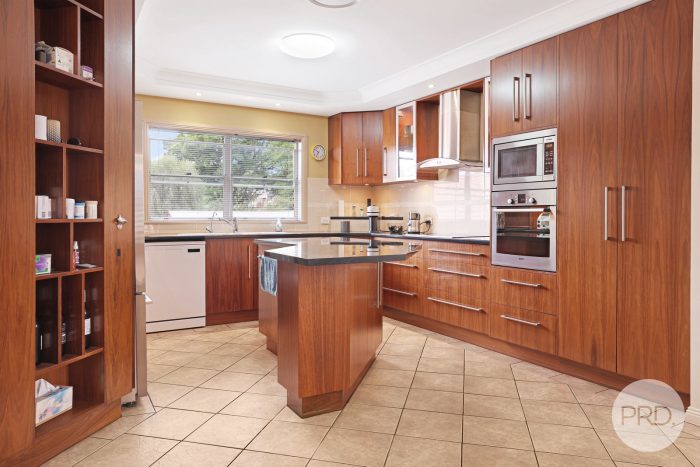 121 Crown St, West Tamworth NSW 2340, Australia