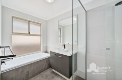 10 Di Chiera Bnd, Dalyellup WA 6230, Australia