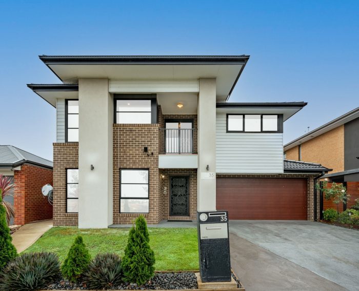 35 Eaglemont Wy, Werribee VIC 3030, Australia