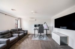 35 Eaglemont Wy, Werribee VIC 3030, Australia