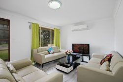 27 Floribunda Ave, Glenmore Park NSW 2745, Australia