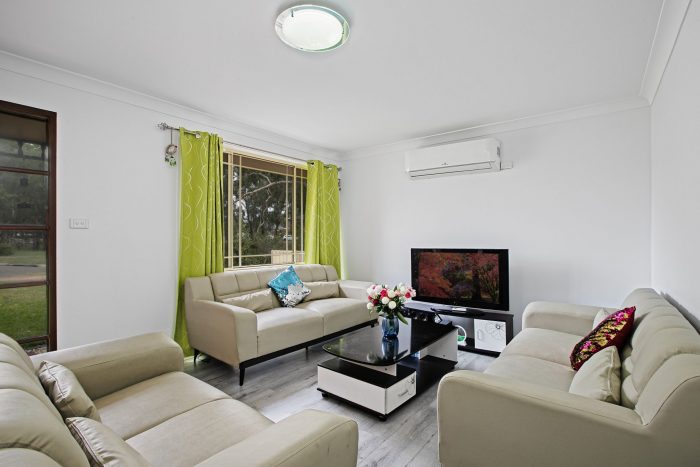27 Floribunda Ave, Glenmore Park NSW 2745, Australia