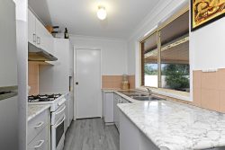 27 Floribunda Ave, Glenmore Park NSW 2745, Australia