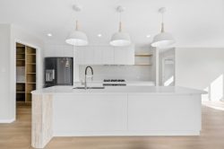 61 Regal Cct, Beaconsfield QLD 4740, Australia