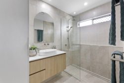 61 Regal Cct, Beaconsfield QLD 4740, Australia
