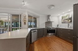 30 Elizabeth Dr, Bucasia QLD 4750, Australia