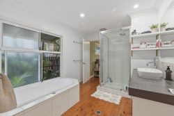 30 Elizabeth Dr, Bucasia QLD 4750, Australia