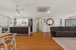 30 Elizabeth Dr, Bucasia QLD 4750, Australia