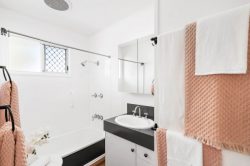23 Eaglemount Rd, Andergrove QLD 4740, Australia