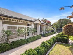 Unit 3/94 Gipps St, Port Fairy VIC 3284, Australia