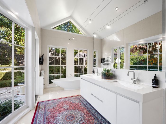 Unit 3/94 Gipps St, Port Fairy VIC 3284, Australia