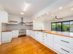 6 Gloucester Cres, Shepparton VIC 3630, Australia