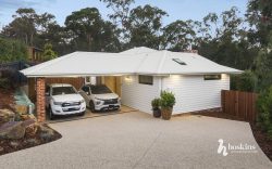 17 Greengable Ct, Croydon Hills VIC 3136, Australia