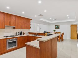 3 Gumnut Rd, Seaford Rise SA 5169, Australia