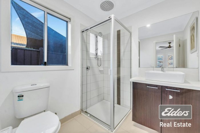 25 Holland Cres, Truganina VIC 3029, Australia