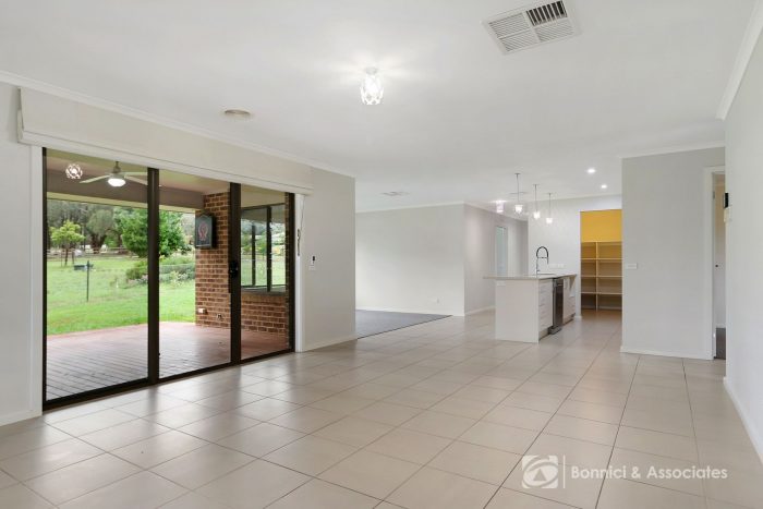 71 Huon-Kiewa Rd, Tangambalanga VIC 3691, Australia