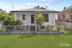 32 Lawrence St, North Ipswich QLD 4305, Australia