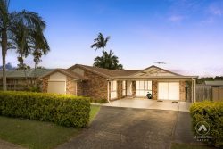 59 Julie St, Crestmead QLD 4132, Australia