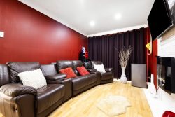 59 Julie St, Crestmead QLD 4132, Australia