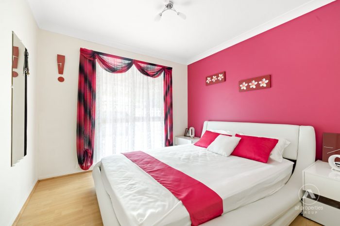 59 Julie St, Crestmead QLD 4132, Australia
