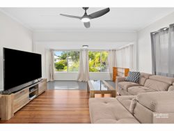 252 Rockonia Rd, Koongal QLD 4701, Australia