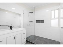 252 Rockonia Rd, Koongal QLD 4701, Australia