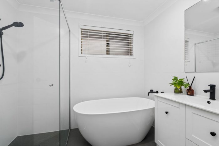 Unit 2/3 Portelli Ave, Kariong NSW 2250, Australia