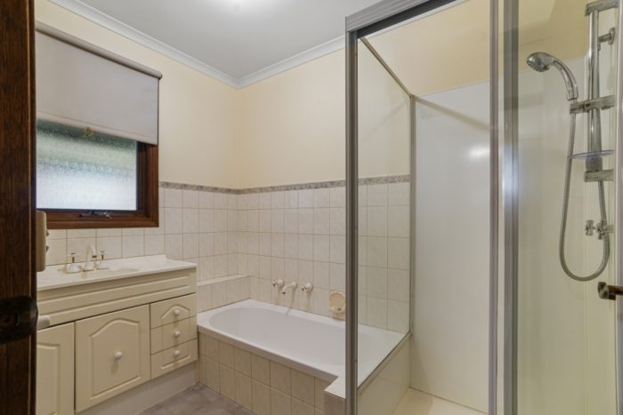 Unit 3/25 Kennedy St, Hamilton VIC 3300, Australia