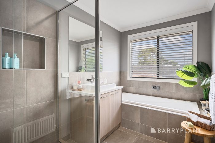 24 Leon Ave, Rosebud VIC 3939, Australia