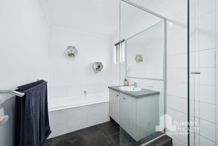 18 Libra Way, Australind WA 6233, Australia