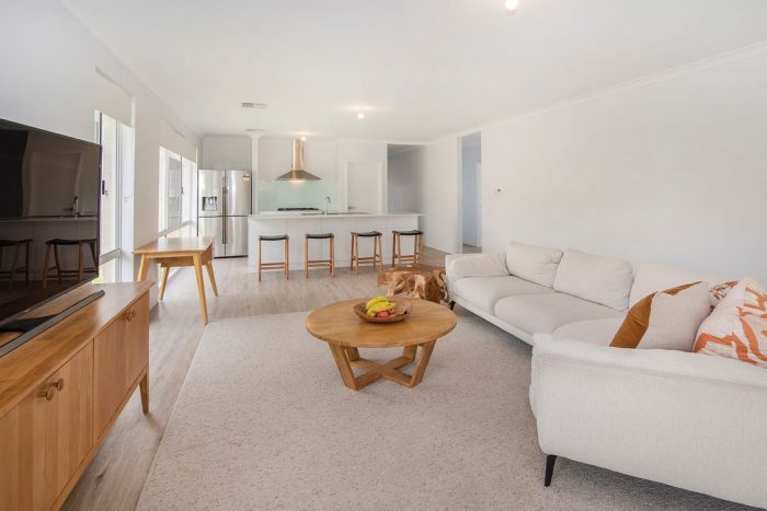 10 Chicago Wy, Dunsborough WA 6281, Australia