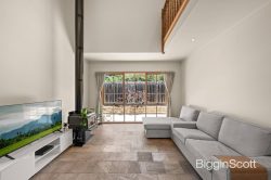 Unit 5/9 Long Valley Way, Doncaster East VIC 3109, Australia