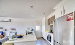7 Cowie St, Deebing Heights QLD 4306, Australia