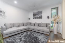 9 Lizard St, Banksia Grove WA 6031, Australia