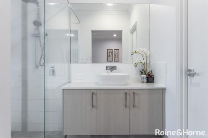 9 Lizard St, Banksia Grove WA 6031, Australia