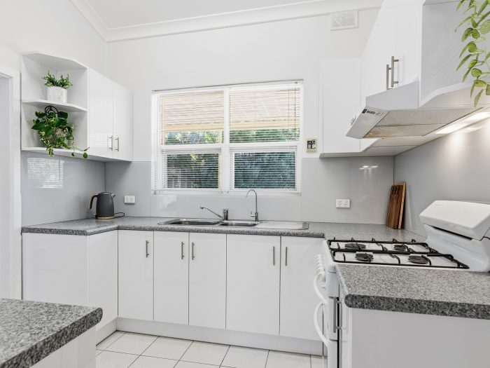 22 Lynlee Cres, Huntfield Heights SA 5163, Australia