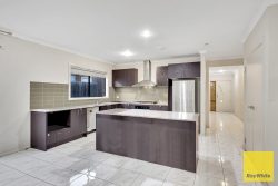 24 Marquands Rd, Truganina VIC 3029, Australia