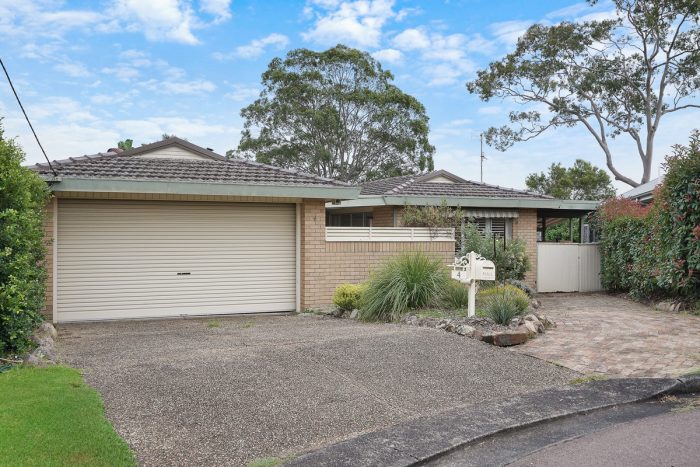 4 Maxine Cl, Eleebana NSW 2282, Australia