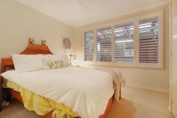 4 Maxine Cl, Eleebana NSW 2282, Australia