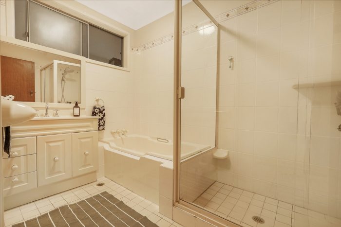 4 Maxine Cl, Eleebana NSW 2282, Australia