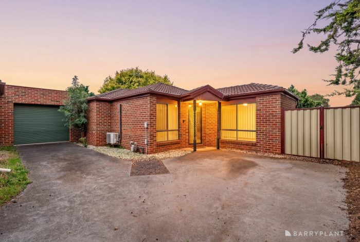 Unit 4/21 McKenzie St, Melton VIC 3337, Australia