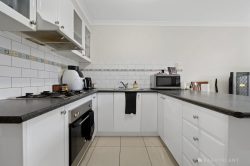 Unit 4/21 McKenzie St, Melton VIC 3337, Australia