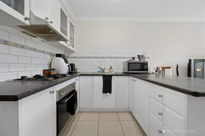 Unit 4/21 McKenzie St, Melton VIC 3337, Australia