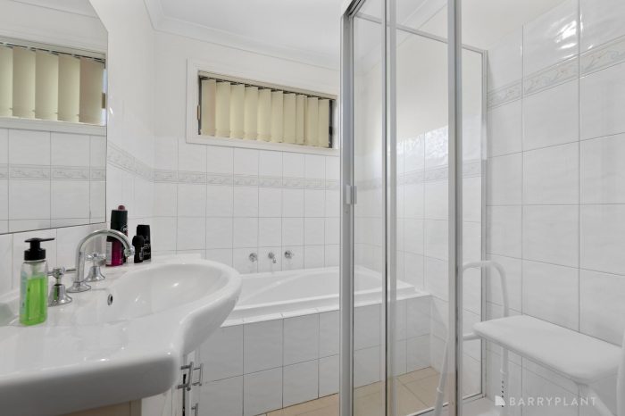 Unit 4/21 McKenzie St, Melton VIC 3337, Australia