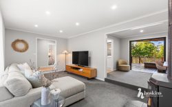 4 Merrill Cres, Croydon Hills VIC 3136, Australia