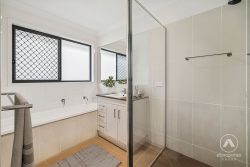 62 Mieka Cres, Pimpama QLD 4209, Australia