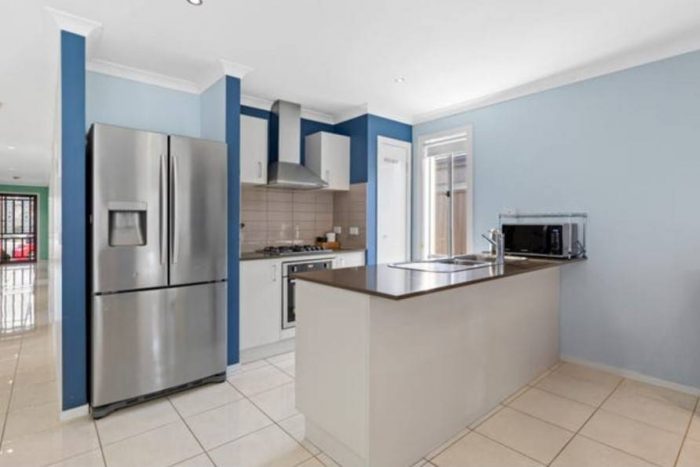 24 Caraleena Dr, Tarneit VIC 3029, Australia