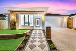 84 Endeavour Cct, South Maclean QLD 4280, Australia