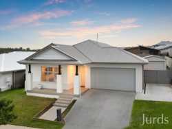 10 Amos Rd, North Rothbury NSW 2335, Australia
